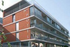 24 7 Das Hotel im Dorf Image