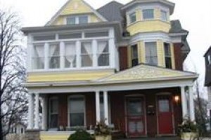 A Night to Remember B&B voted 3rd best hotel in Niagara Falls