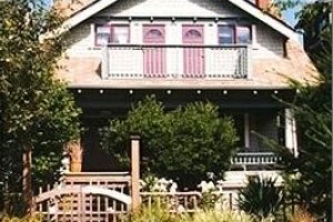 A Suite at Kitsilano Cottage Image