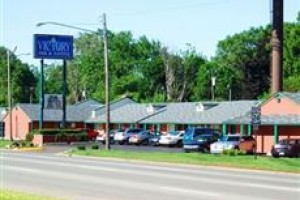 A Victory Inn & Suites Image