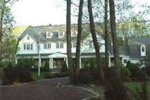 A Walk in the Woods Bed and Breakfast voted 3rd best hotel in Southold