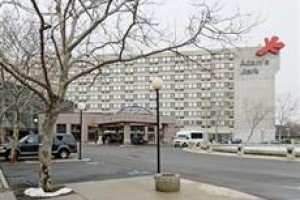 Adam's Mark Buffalo Image