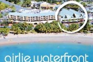 Airlie Waterfront Backpackers Image