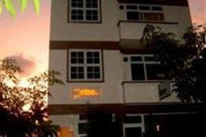 Airport Alba Inn Image