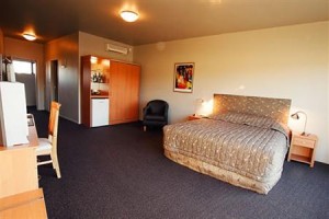 Airport Motor Lodge Image