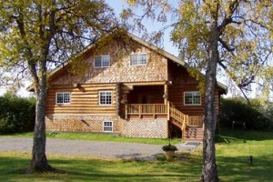 Alaska Log Haven B&B voted  best hotel in Clam Gulch