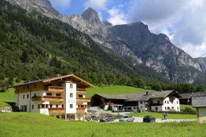 Alfaierhof Bergheimat Apartments Gschnitz voted 2nd best hotel in Gschnitz