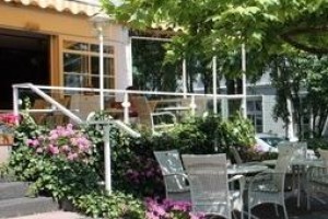 Allee Schlosschen Image
