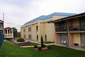 Alpine Lodge & Suites Image