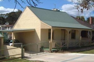Ambrose Cottage Castlemaine Image