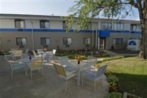 Americas Best Value Inn La Crosse Image