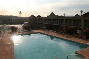 Ameristay Inn & Suites Knoxville Image