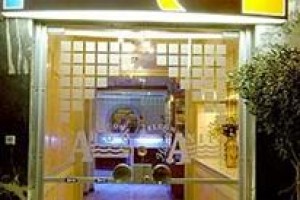 Anita Hotel Piraeus Image