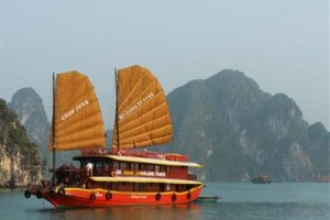 Annam Junk Halong City Image