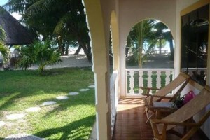 Anse Kerlan Beach Chalets Image