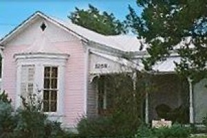 Antoinette's Cottage Image