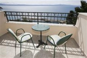 Apartments Gudelj voted  best hotel in Podgora