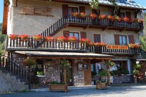 Au Bon Logis voted 5th best hotel in Risoul