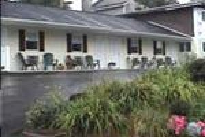 Autumn Breeze Motor Lodge Image
