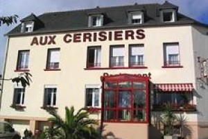 Aux Cerisiers Image