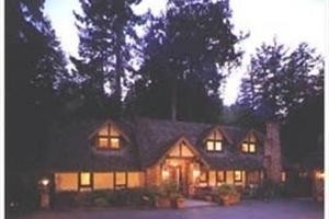 Avalon, a Luxury Bed & Breakfast voted 3rd best hotel in Sebastopol