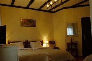 Avalon Rooms Oradea Image