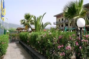 Baia Di Riposto Image