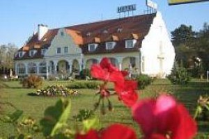Barokk Hotel voted  best hotel in Hegyeshalom