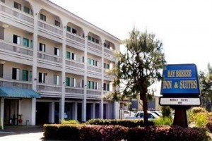 Bay Breeze Inn & Suites Chula Vista Image