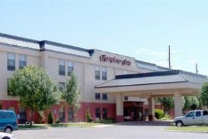 Bay Inn & Suites Image
