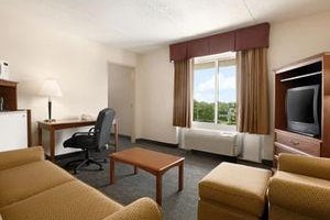 Baymont Inn & Suites Clearwater Image