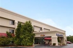Baymont Inn & Suites Battle Creek/I-94 voted 6th best hotel in Battle Creek