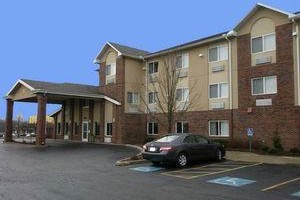 Baymont Inn & Suites Weirton Image