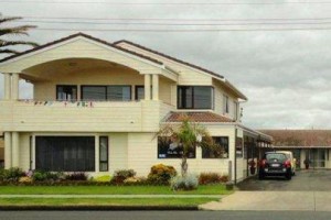 Beachcomber Motel Gisborne Image