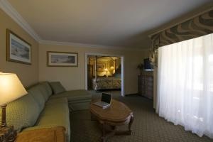 BEST WESTERN Harbour Inn & Suites voted  best hotel in Sunset Beach 