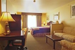 BEST WESTERN Penn-Ohio Inn & Suites voted  best hotel in Hubbard