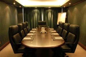 Best Western Plus Victoria Park Suites Image