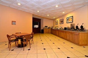 BEST WESTERN Sally Port Inn and Suites Image