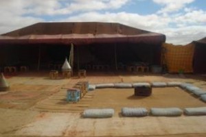 Bivouac Les Dunes De Tinfou Image