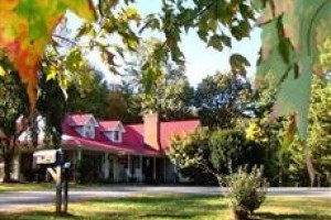 Blue Ridge Manor Bed and Breakfast Cana Image