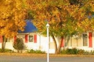 Bluebird Motel voted  best hotel in Claresholm