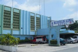 Bluefields Hotel voted 6th best hotel in Mabalacat