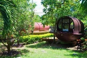 Boat House Sriracha Image