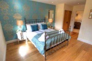 Braid Barn voted  best hotel in Stokesby