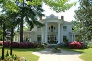 The Breeden Inn and Carriage House Bed and Breakfast Image