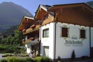 Bruckenhof Hotel Garni Finkenberg Image