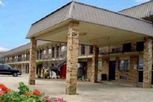 Budget Host Inn Baxley Image