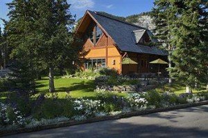 Buffalo Mountain Lodge voted 5th best hotel in Banff