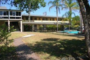 Buketts Way Motel Image
