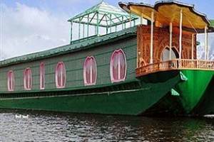 Butterfly Houseboat Image